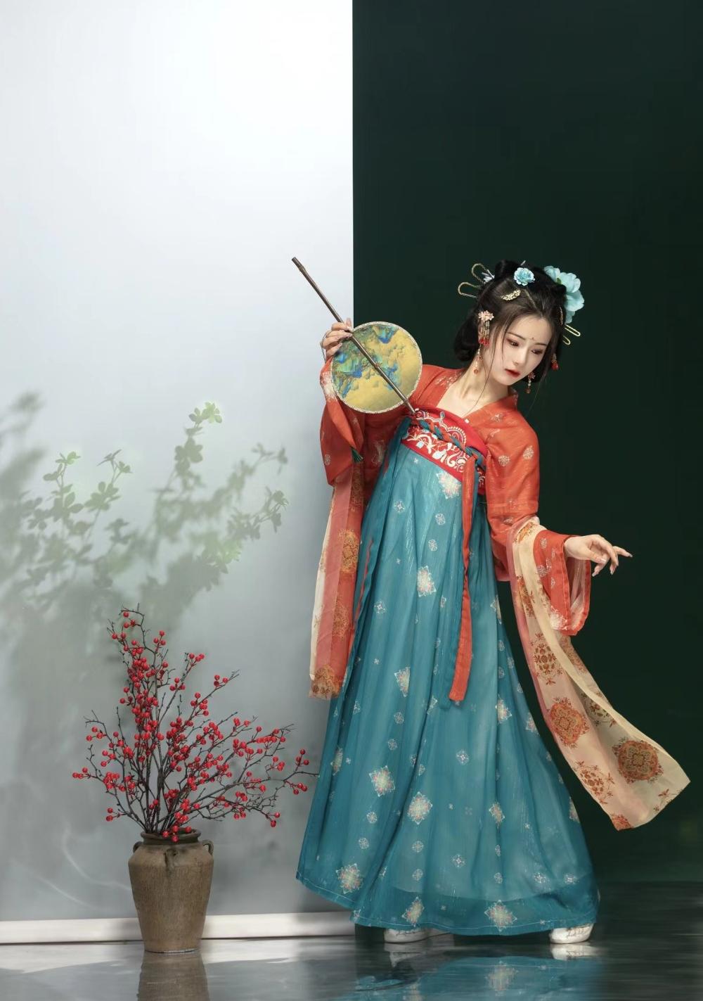 曹县儿童汉服唐装,曹县儿童冬季汉服古装9-12岁