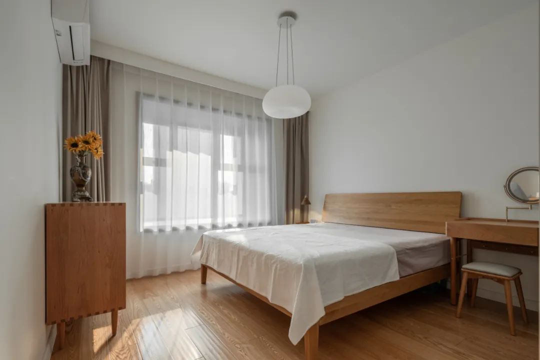 北京夫妻的120㎡新家火了，全屋刷大白墙，却有藏不住的高级感