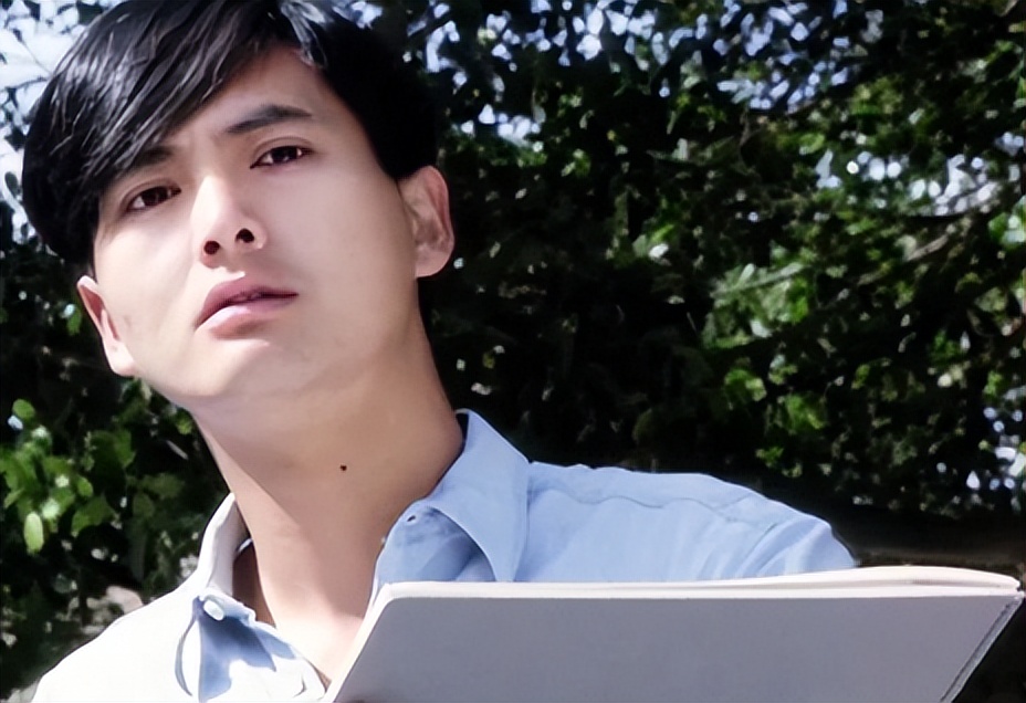 周润发落魄状态,周润发为什么跌入低谷