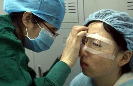 800度近视手术以后会有什么后遗症,近视手术有多大几率没有后遗症