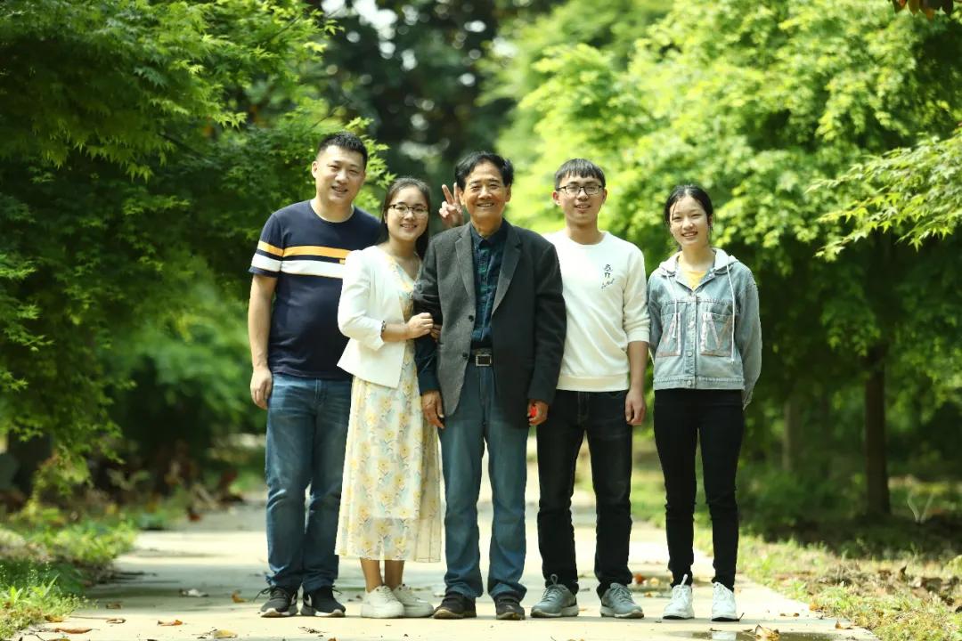 七旬患癌老人种树价值六亿,患癌患者卖房捐款后续