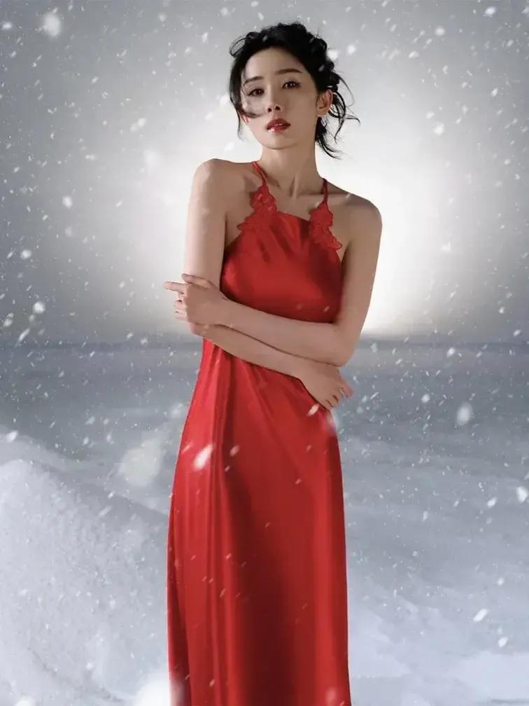 杨幂性感女神内衣秀惊艳照片，离婚后大幂幂放飞自我了！