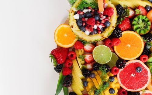 冬天来了皮肤干燥脱衣服有皮屑,冬天皮肤很干燥全是皮屑