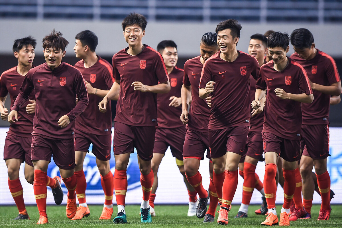 房地产金元笼罩下的中国足球该醒醒啦