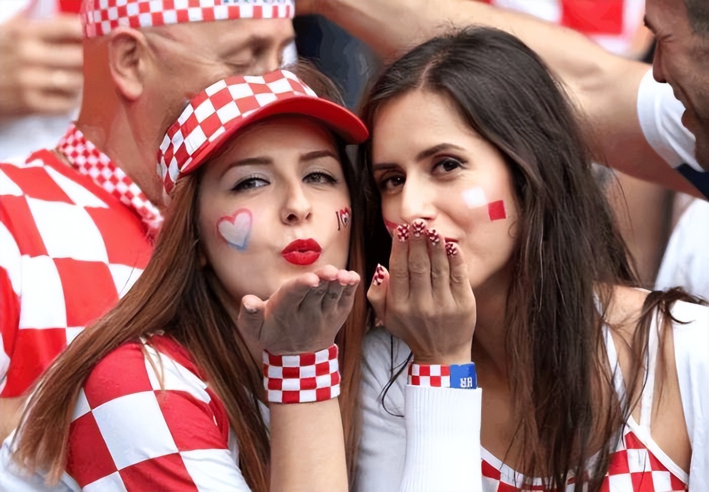 黄健翔评价姆巴佩和内马尔,黄健翔谈内马尔和巴西