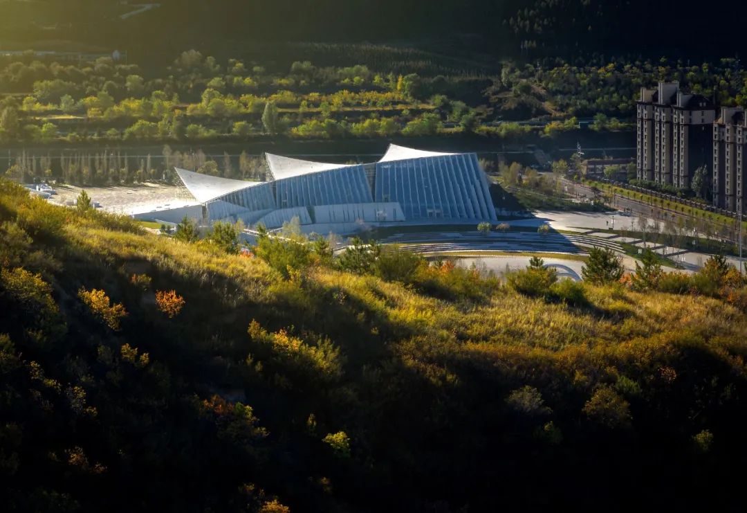 中国院作品|崇礼中心：连接城市与群山