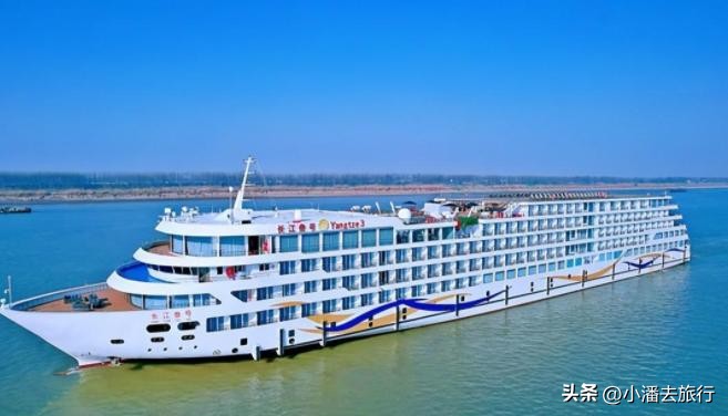 三峡坐游轮低层好还是上层好,三峡游轮坐左边好还是右边好