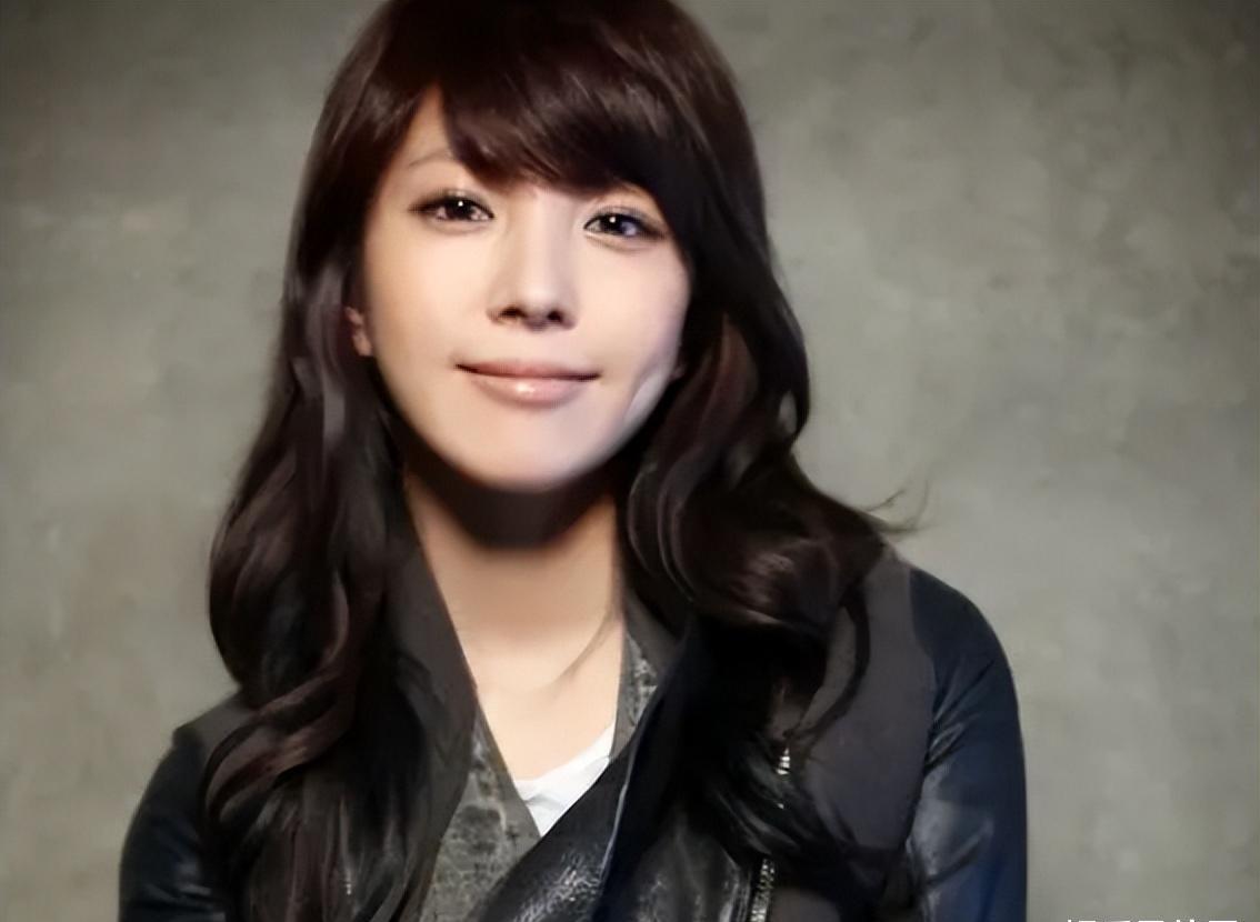 男子直播间*放播**不雅视频，宝儿被吓到关闭直播，知情人曝更多细节