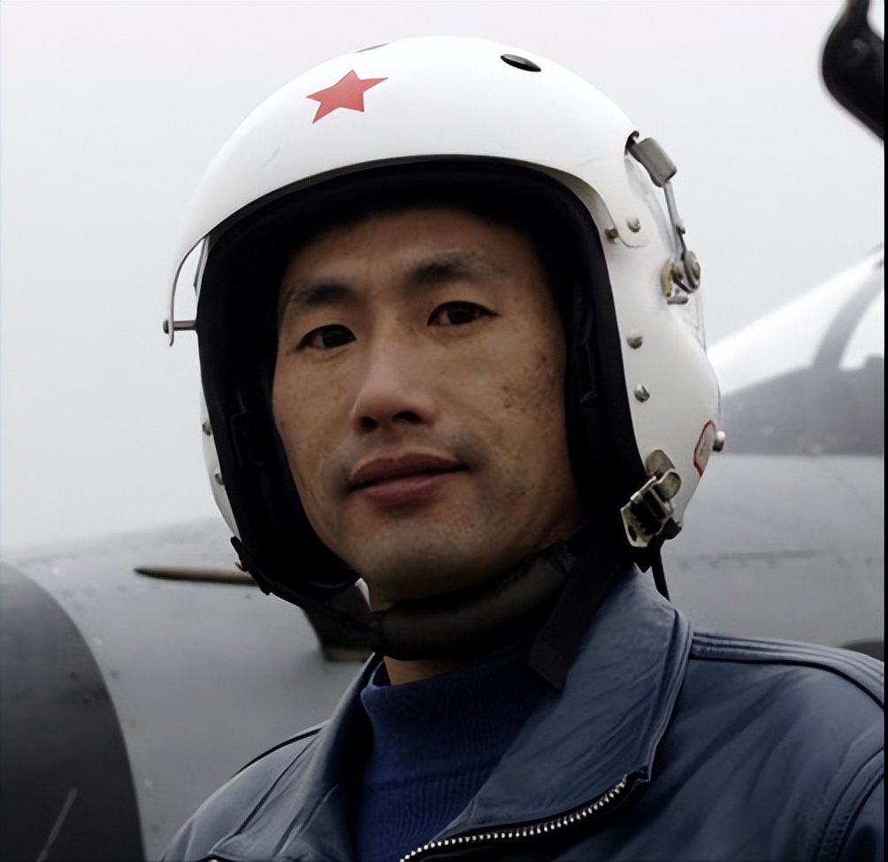 万米高空不带降落伞生还,万米高空坠落没有降落伞