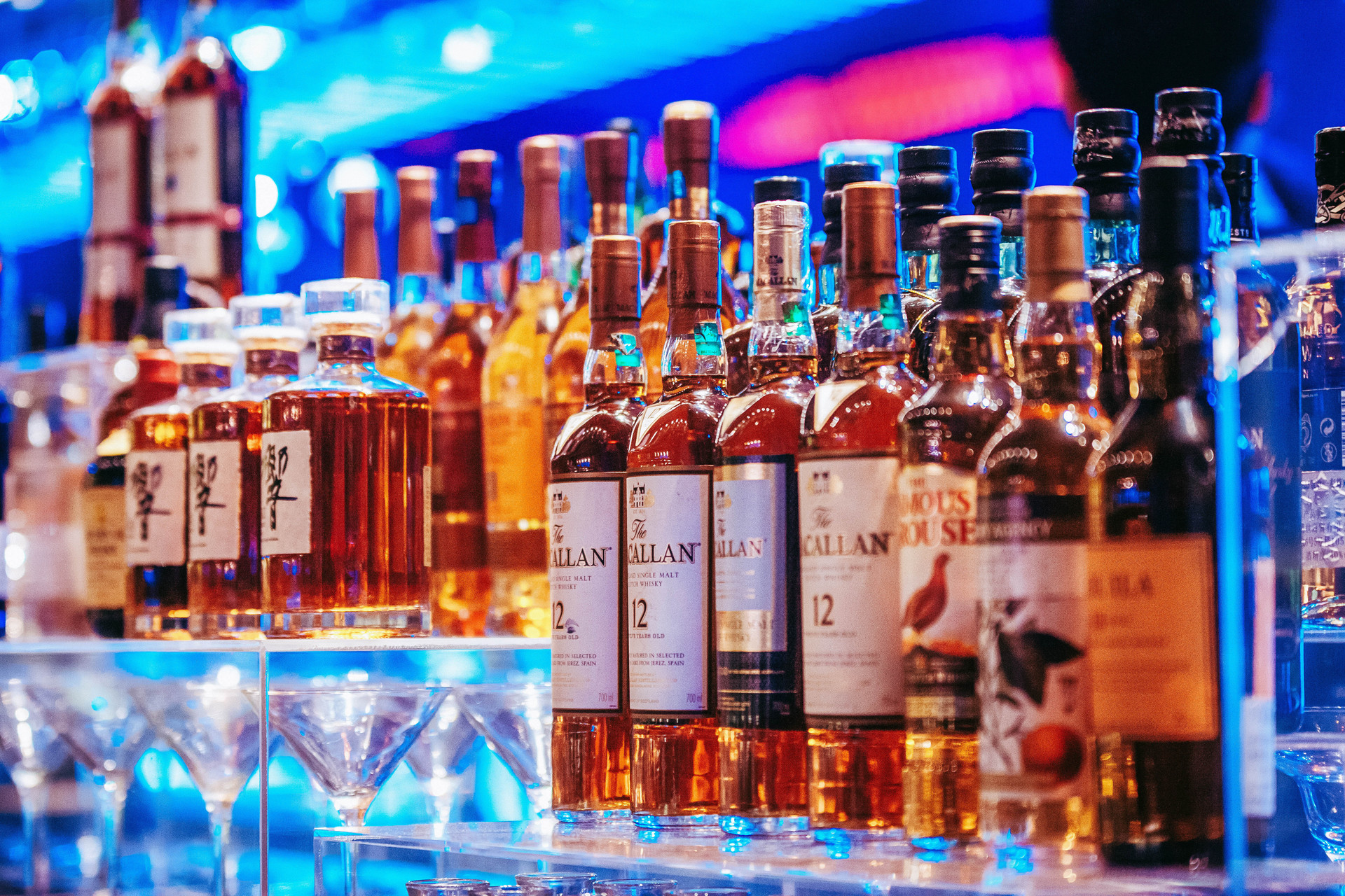 卧龙图甄选｜靠谱的白酒购买攻略，这些知识点要牢记！