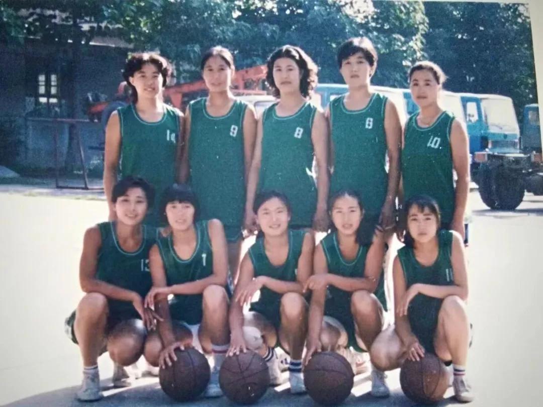张家口：老探机厂篮球队