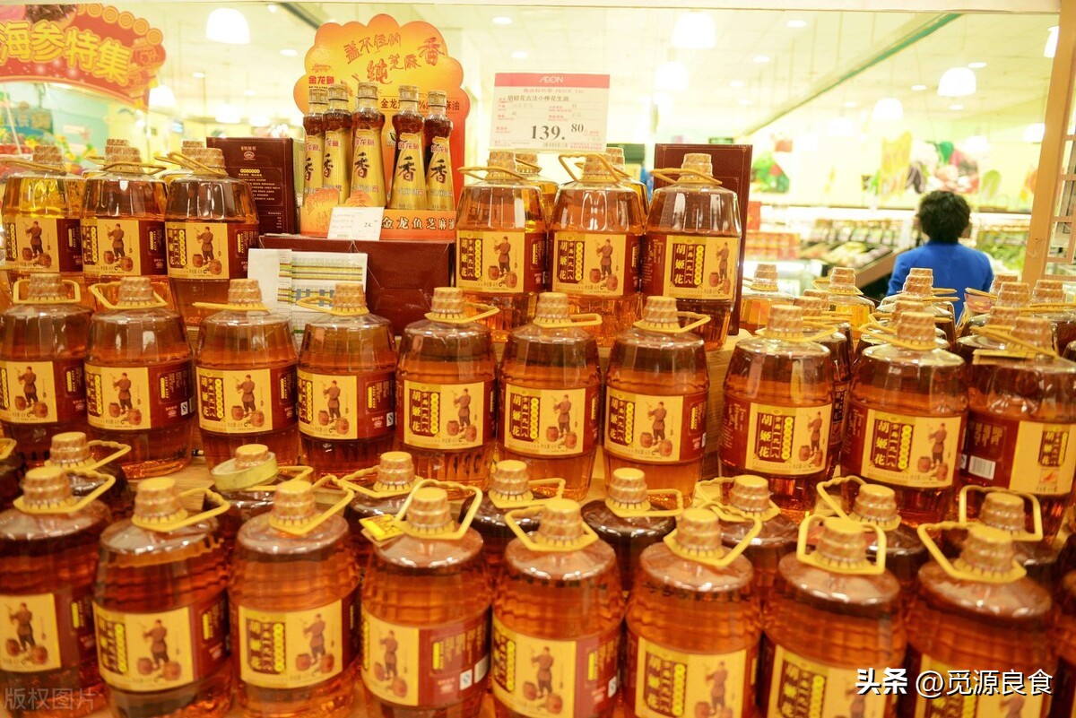 劣质花生油含有致癌毒素,劣质花生油如何鉴别