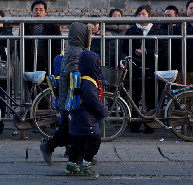 2010年，56岁失独母亲生下试管龙凤胎，后因过度劳累患上脑梗