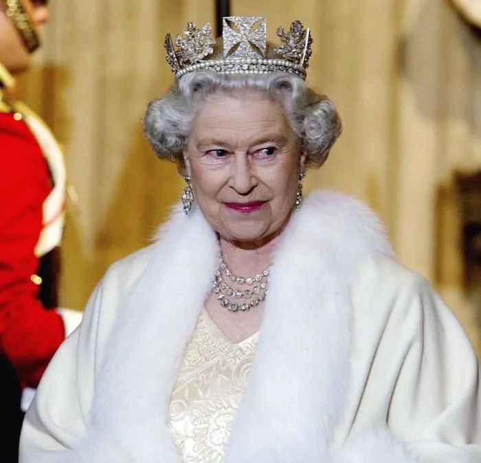 盘点英国女王最喜爱的皇家珠宝,英国女王最喜爱的皇家珠宝