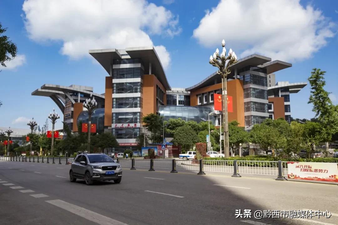 聚焦两会砥砺奋进行稳致远,聚焦盛会砥砺初心