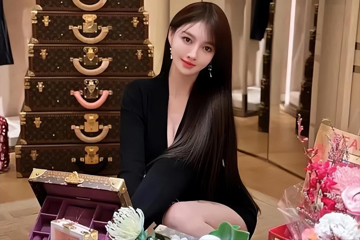 榛勬檽鏄庤鏇濇亱鎯呭悗棣栨檼鏃ュ父,榛勬檽鏄庡張鍜岀化闂诲コ鍙嬪悓妗嗕簡