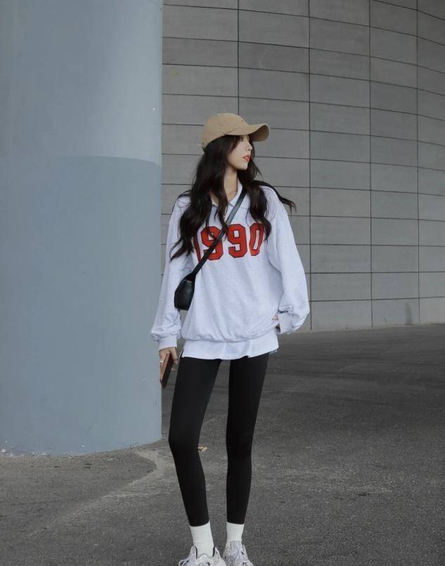 入秋必备的卫衣有哪些品牌,入秋卫衣怎么穿才能看着不一般