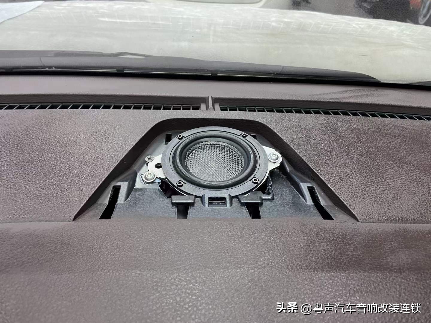 丰田塞纳音响升级,丰田塞纳升级阿尔派定制音响