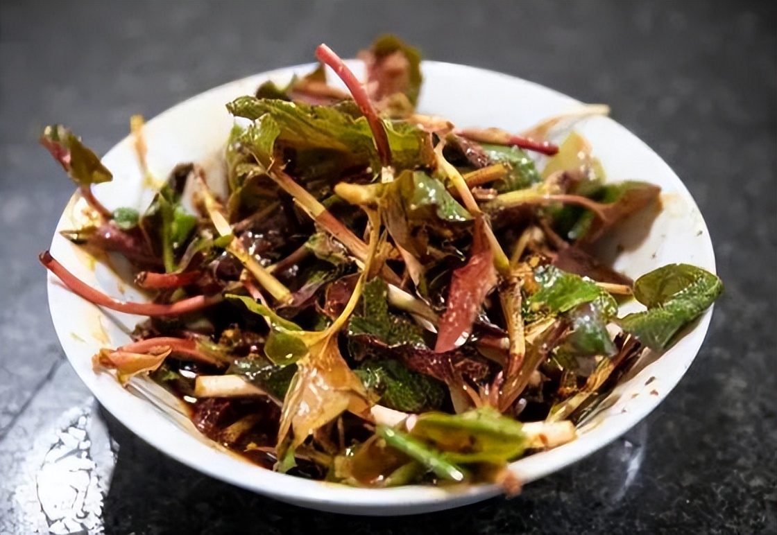 鱼腥草为什么要叫害人草,鱼腥草是害人草还是养生草