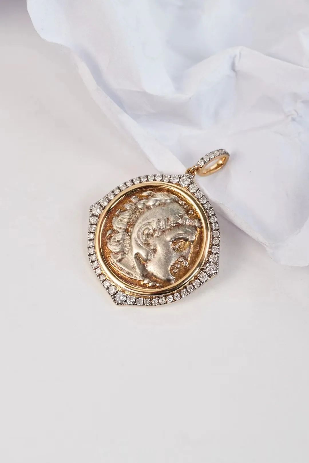 毕业季礼物大推荐，一万元也可以买彩宝