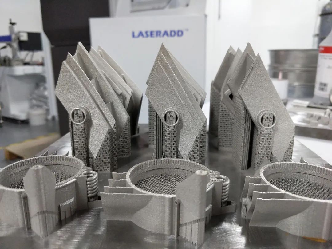 新手适合入的高精度3d打印机,sla工业级3d打印机推荐