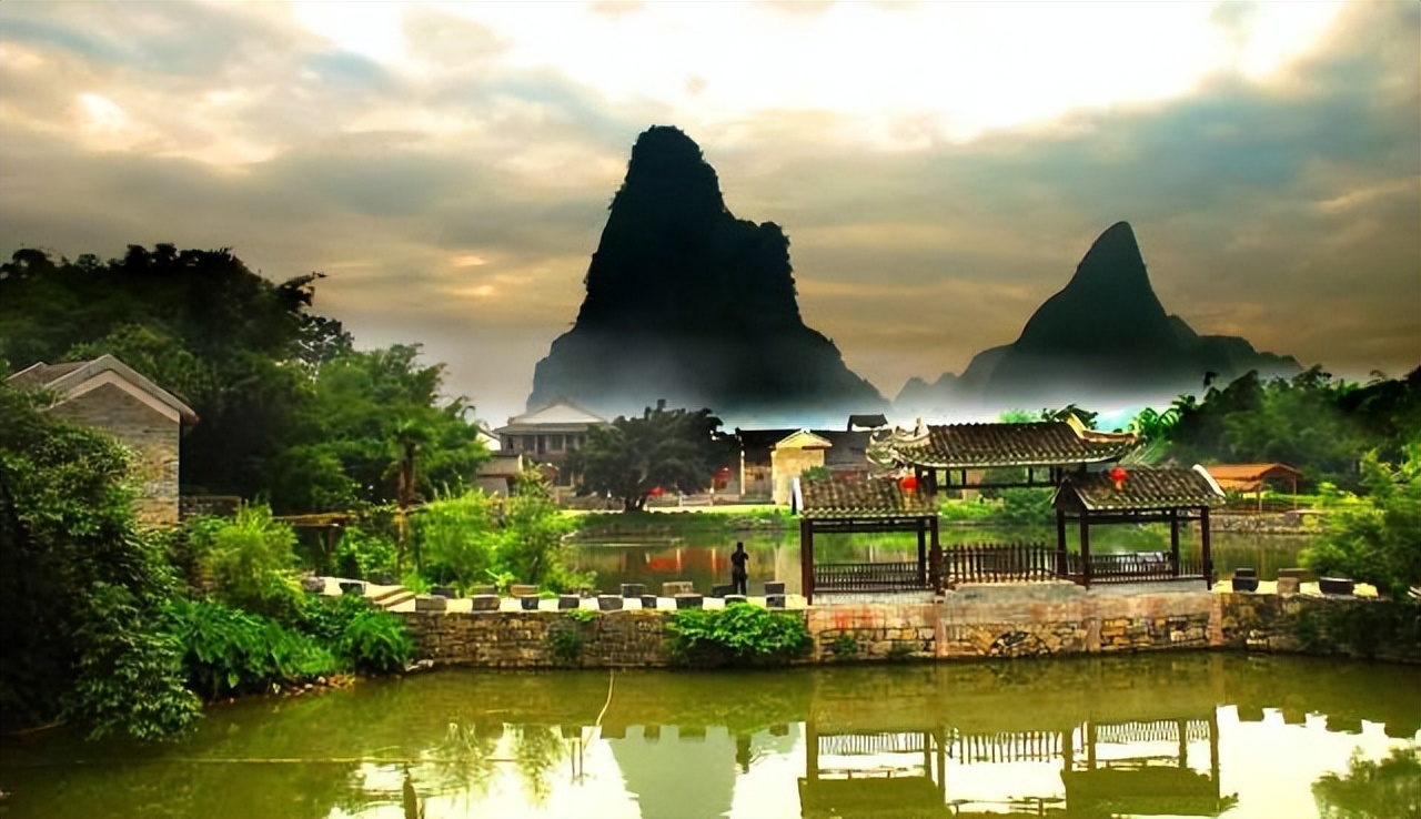 世界上最著名的十大古镇,云南著名古镇景点排名