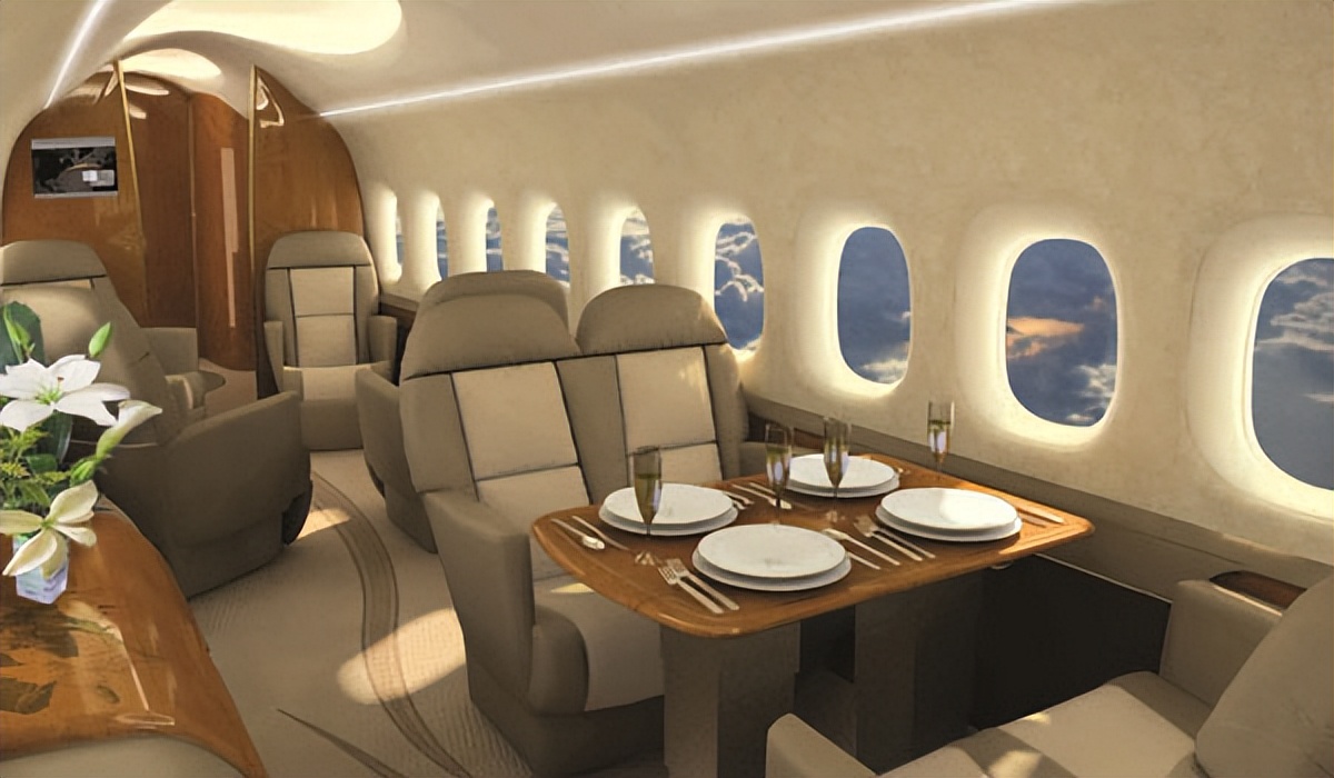 姆巴佩c罗c罗,c罗真的要把飞机卖给姆巴佩吗