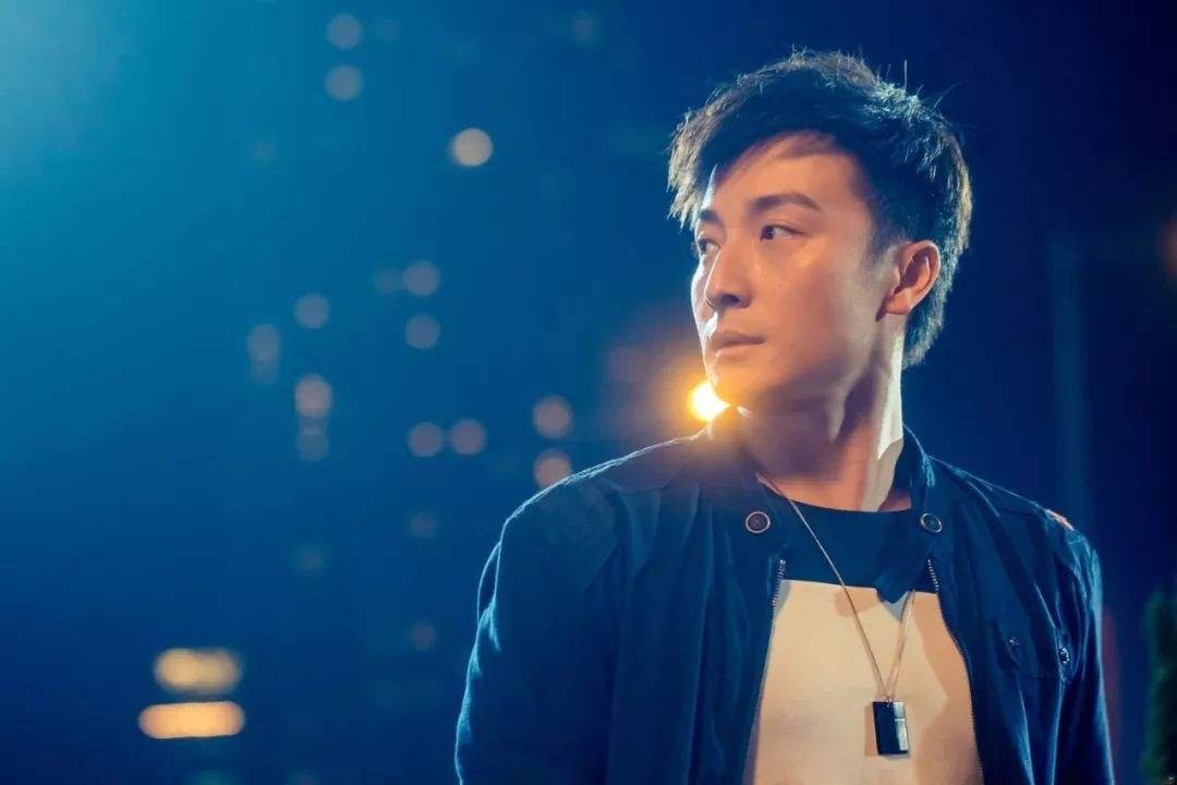 人比人气死人！这8位明星不但名气大，还个个“身怀绝技”