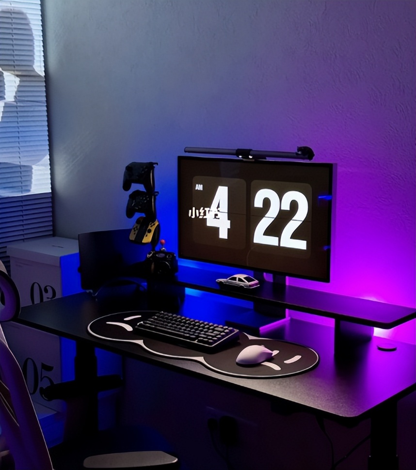 玩游戏的电脑桌怎么布置更舒适,游戏党电脑玩家房间布置