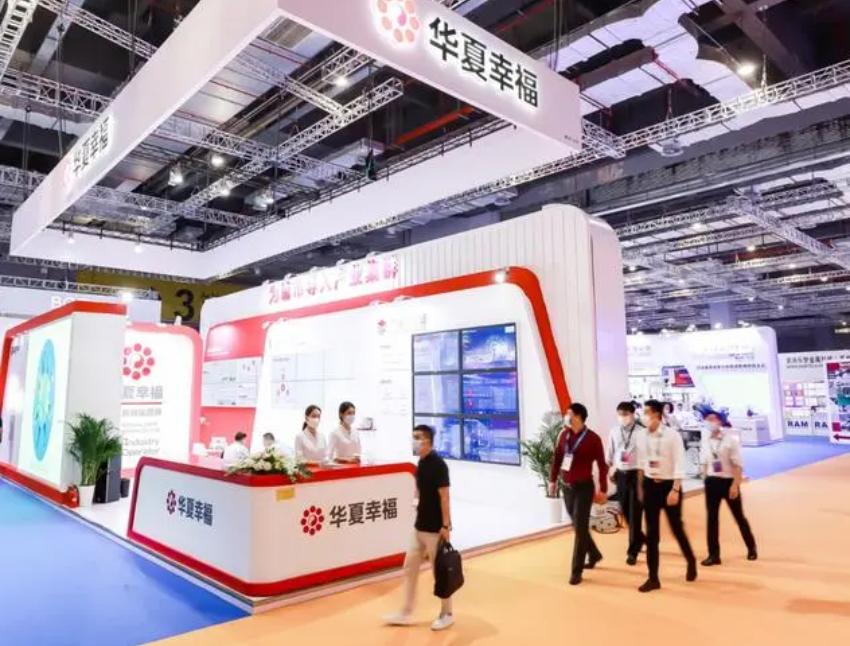 欠债2600亿，当街痛哭！给员工送宝马的河北首富，如今彻底怂了