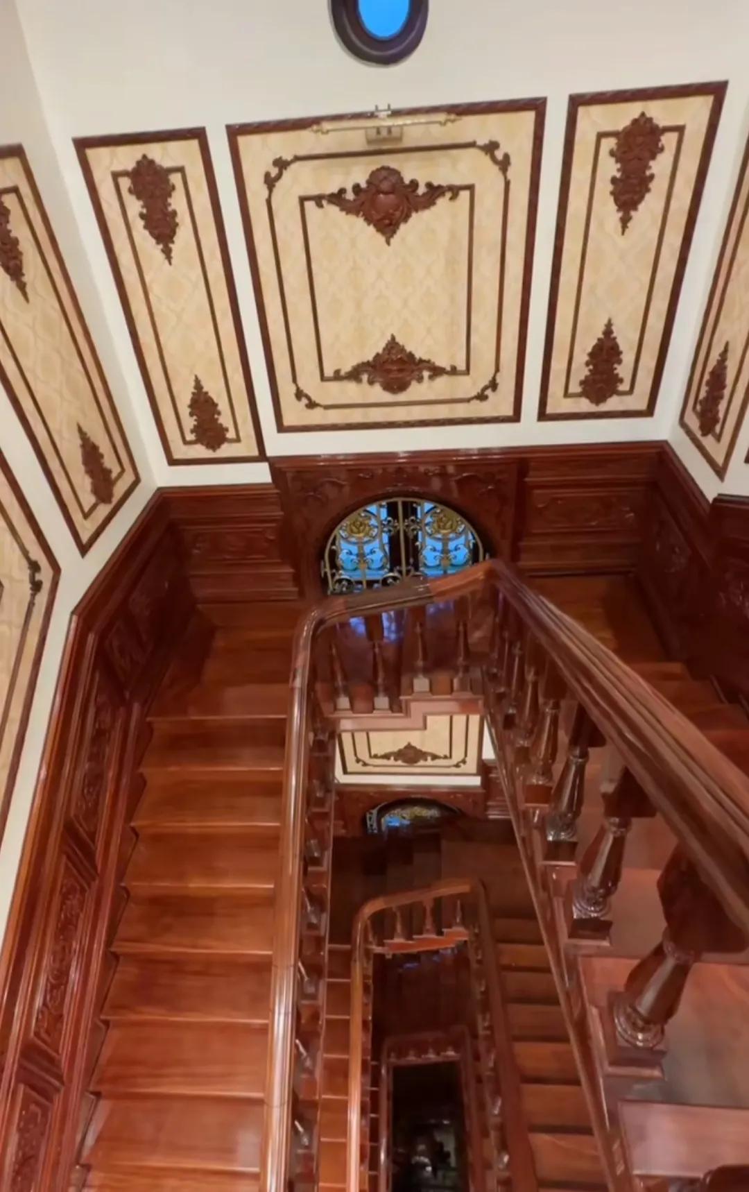 广西美女远嫁越南，生俩娃，发现越南有钱人的房子真豪气全屋红木