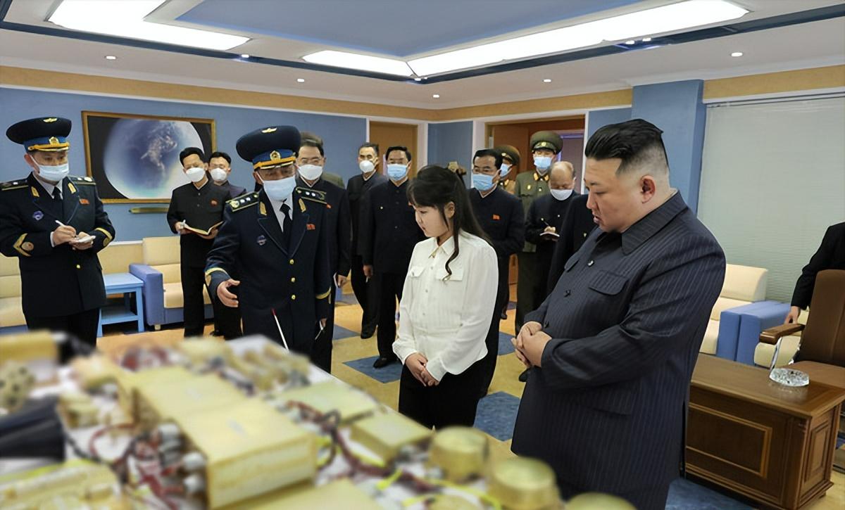 图说：金珠爱会接手朝鲜么？其父每逢重大场合必带金珠爱出席