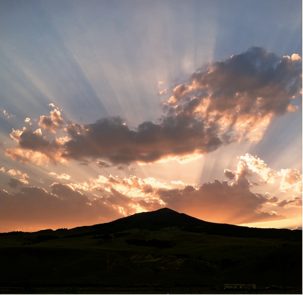知言合一教育摄影技能分享||唯美白云摄影欣赏，每一张都令人惊艳