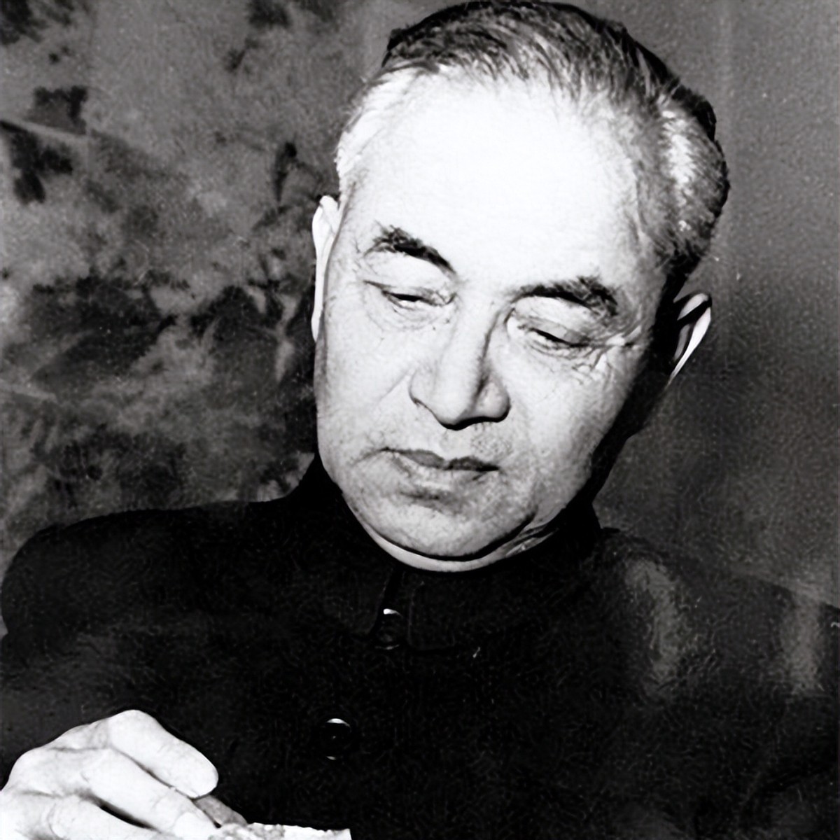 *安门天**除了毛主席画像，还悬挂着国徽，2019年曾发生过变化