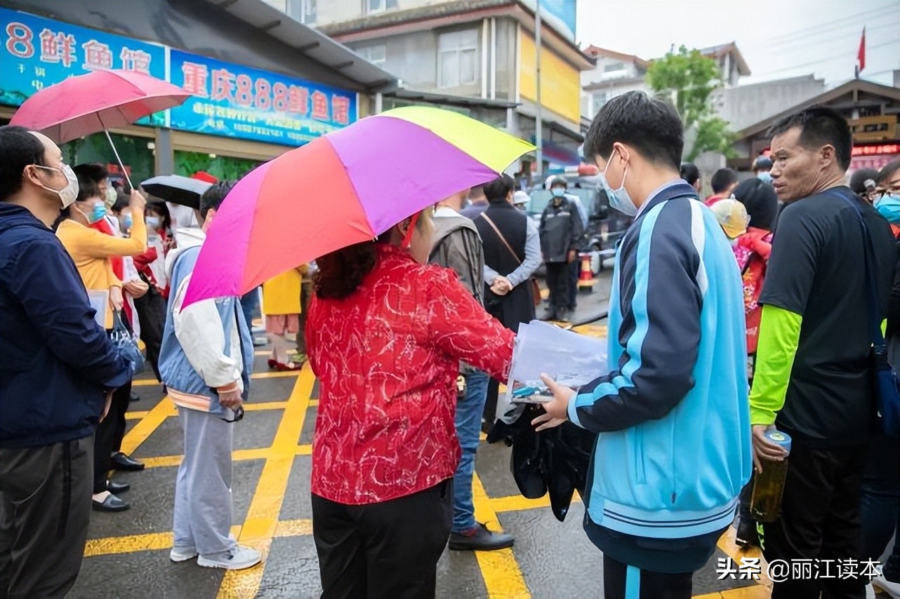 高考直击考场,直击2023高考现场走错考场