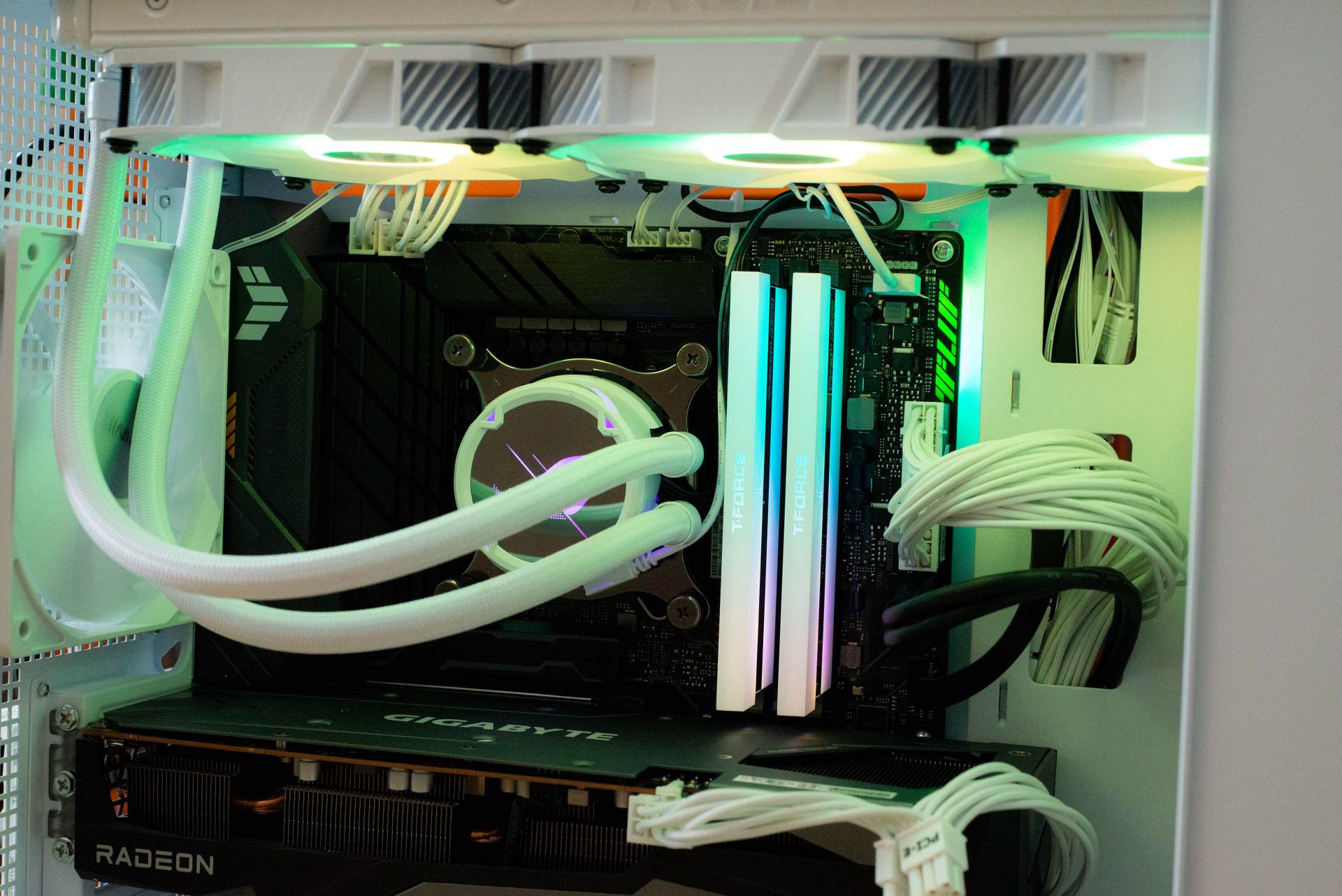 华硕ap201冰立方240水冷,华硕冰立方ap201支持多大的机箱