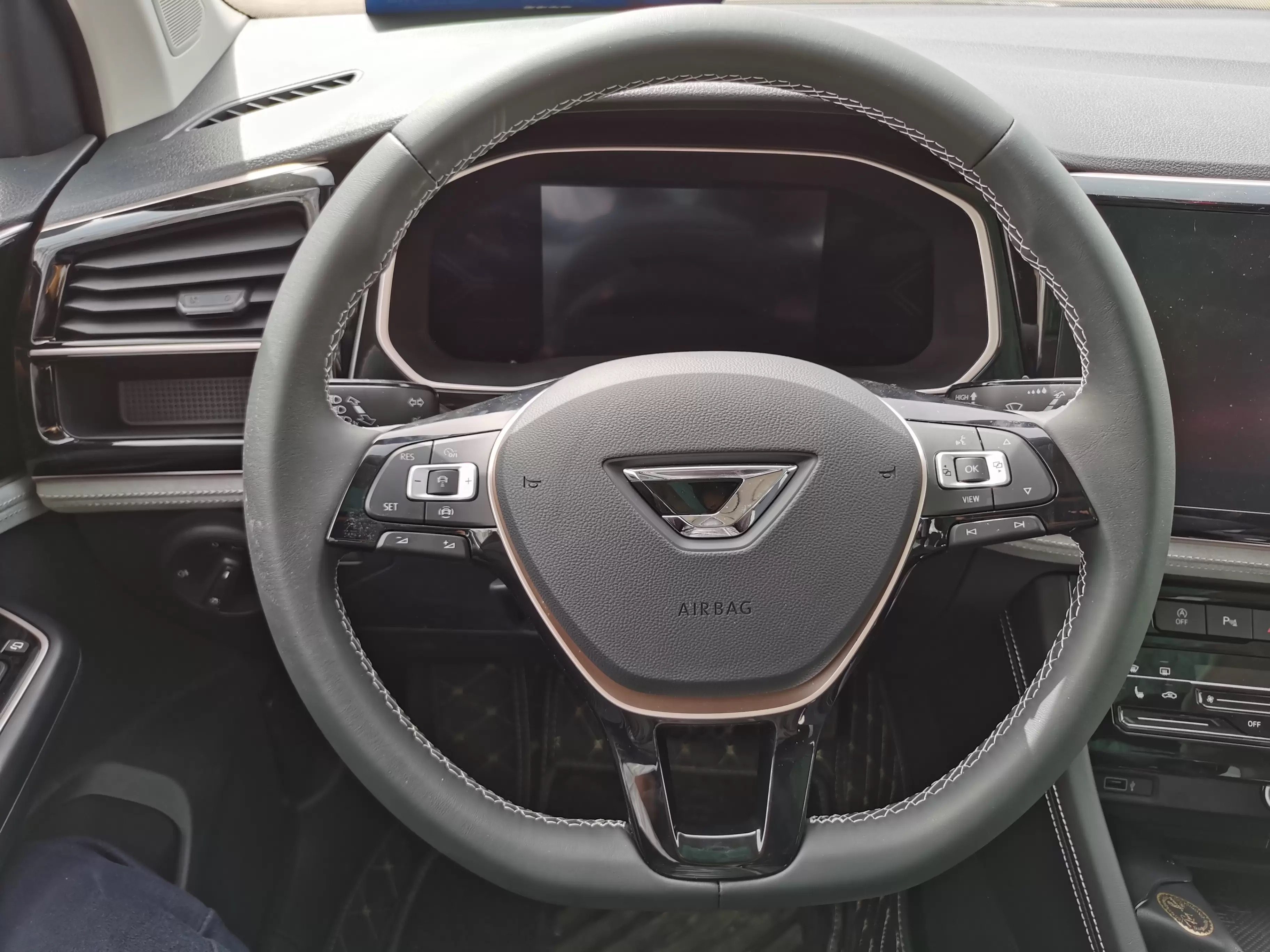 人生第二辆车买贵的还是便宜的,人生第二辆车选油电混动还是油车