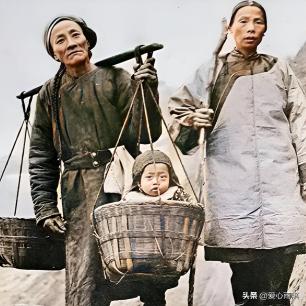 二战女德军士兵照片,老照片二战后悲惨的法国女性