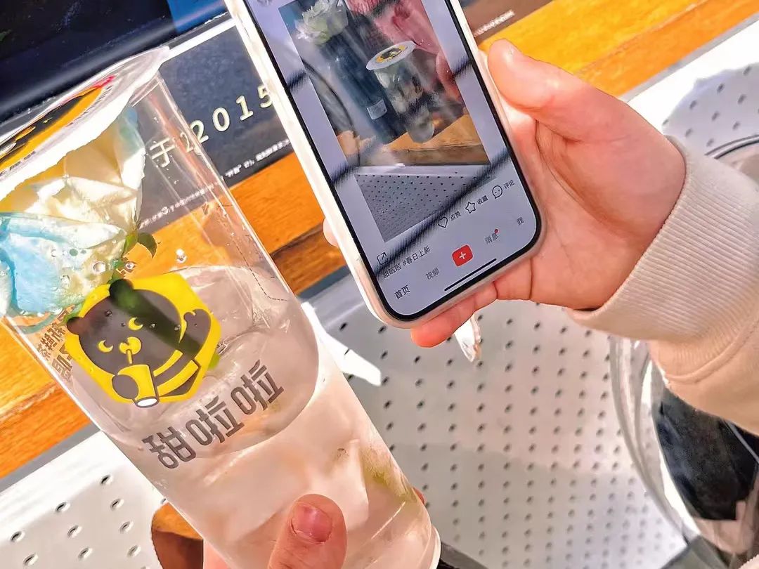 1元“玫瑰杯”爆红，蜜雪、甜啦啦都在玩！最新低成本营销来了