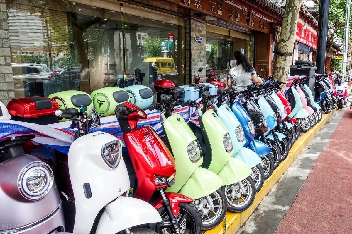 雅迪e8电动车售价多少钱,雅迪e8电动车最新款多少钱