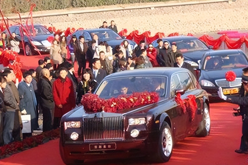 梦想当阔太，却嫁进伪豪门，这5位豪门梦碎的女星像个“笑话”