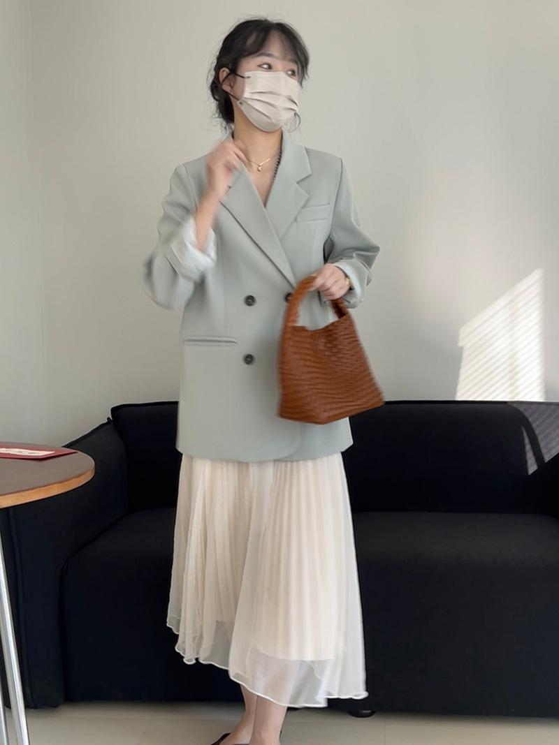 西装半身裙怎么穿显年轻活力,西装半身裙中长款搭配