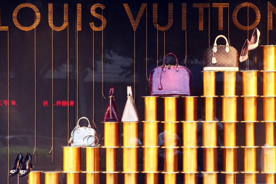 年入300万却被划为无收入人群，日入13亿的LV顾客目标究竟是谁？