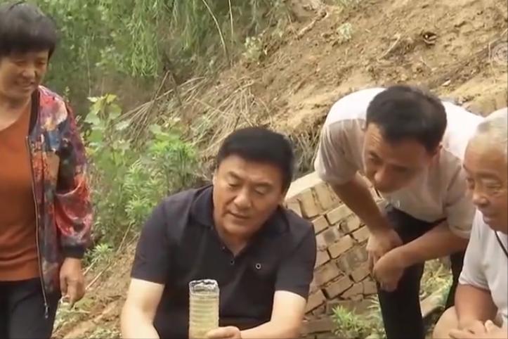 山东老板放弃千万生意,回乡给泥鳅建别墅,年销达1600万