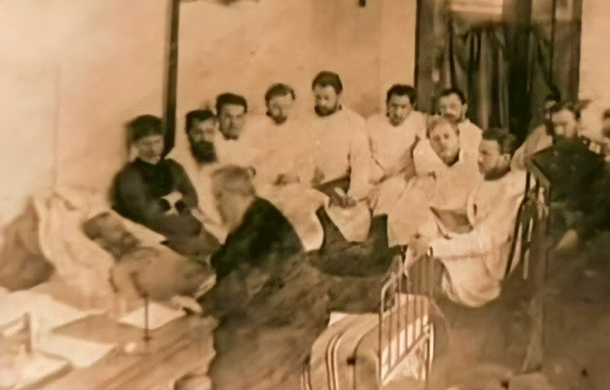 389.他为战地外科手术作出了巨大贡献