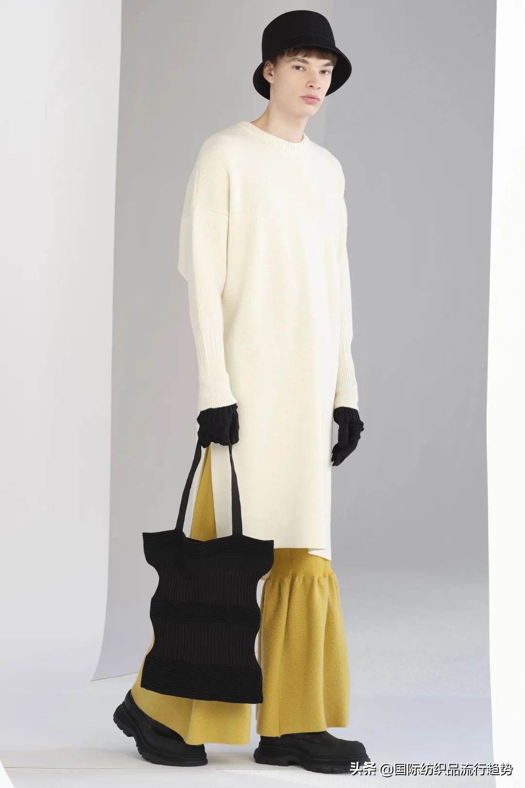 把服装当作思想的容器！看高桥祐介将美学融入到针织艺术中