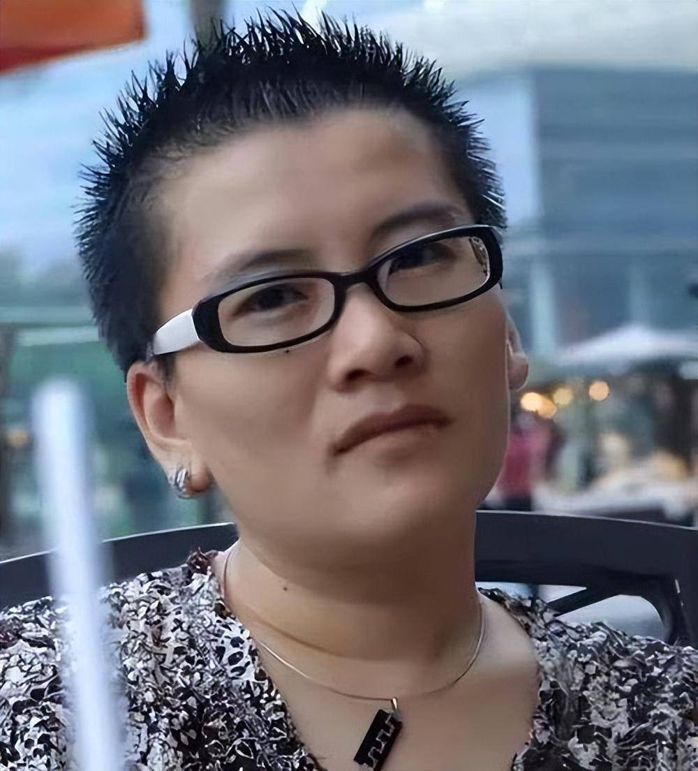 女生变性成男生会有哪些变化,女性患有视网膜色素变性还能生育