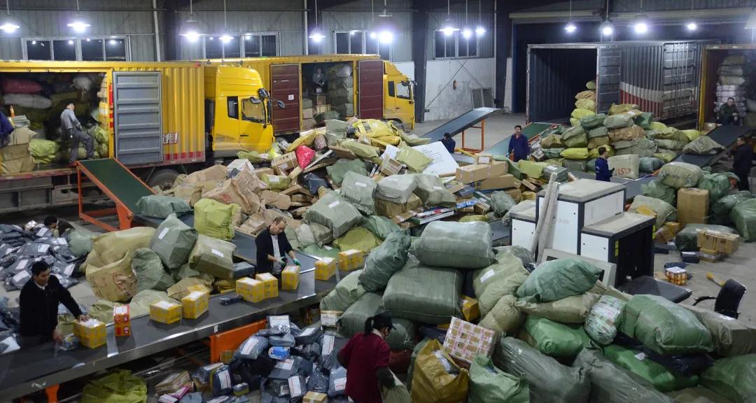 申通因*力暴**分拣上热搜,市值一日蒸发5.8亿,曾经的快递老大衰落了