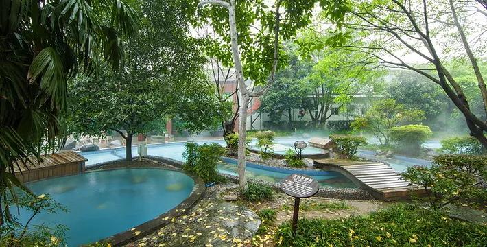 峨眉山灵秀温泉自驾,峨眉山灵秀温泉直播