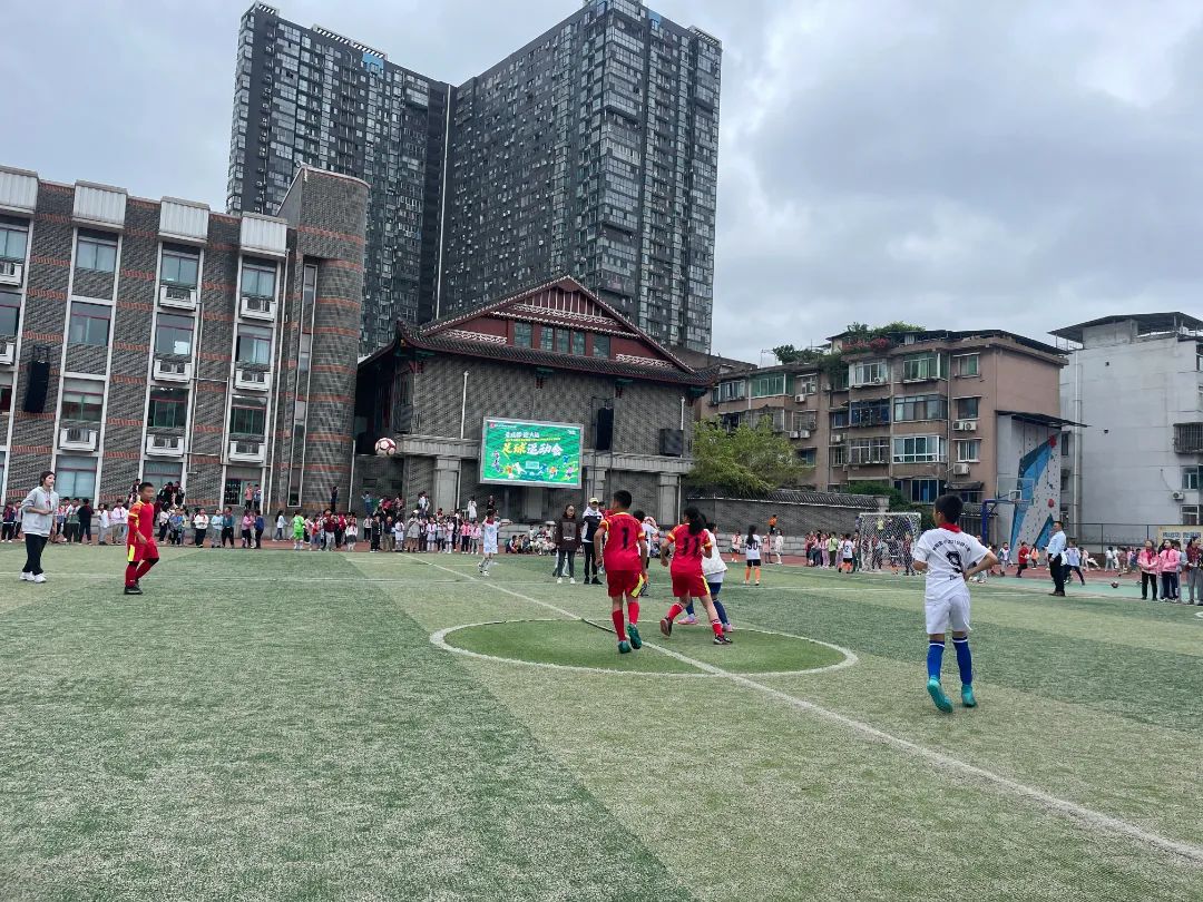 华阳实验小学|绿茵点亮少年梦，足球转动新未来